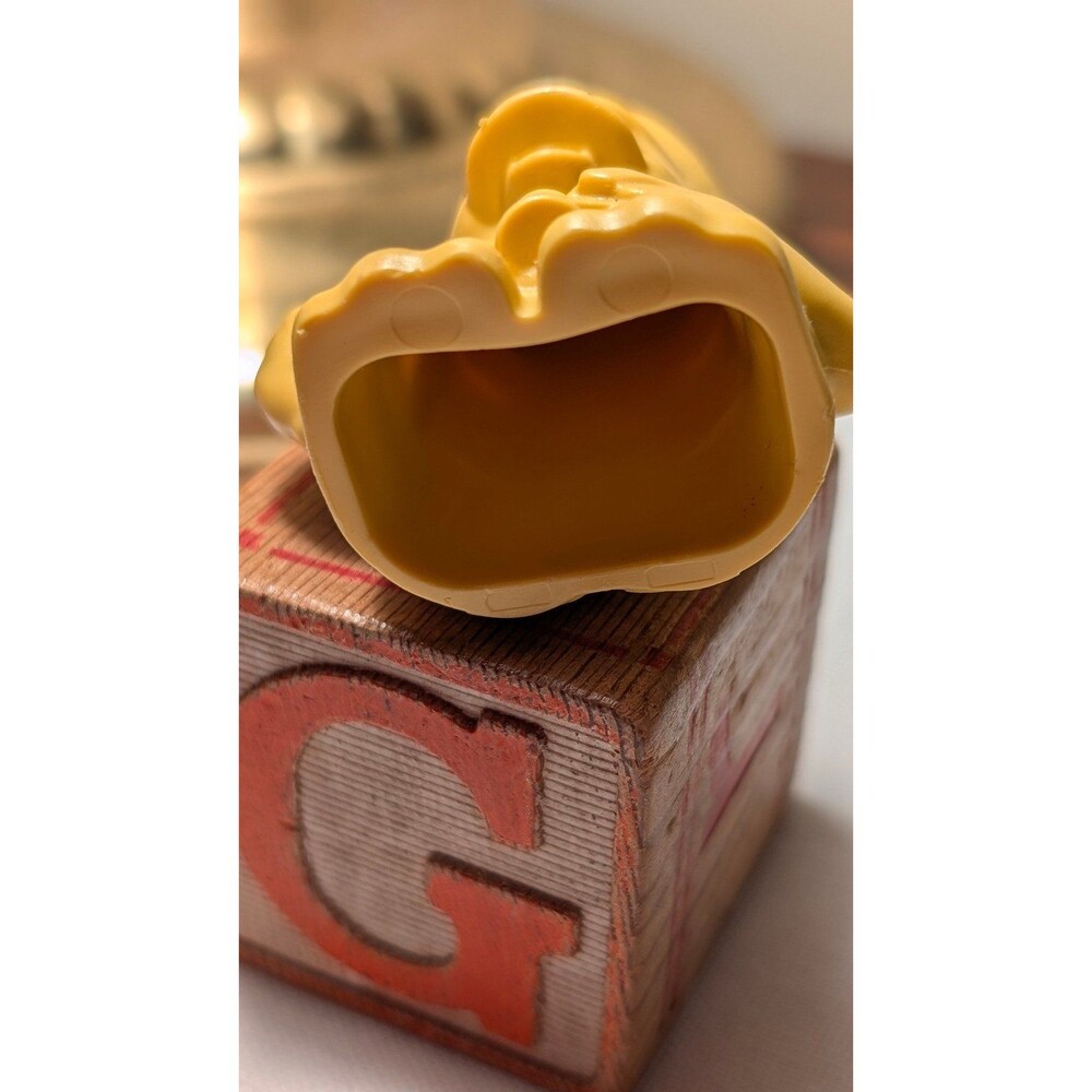 Vintage 80s Cap'n Crunch Sailor Duck Cereal Prize - Picture 10 of 10